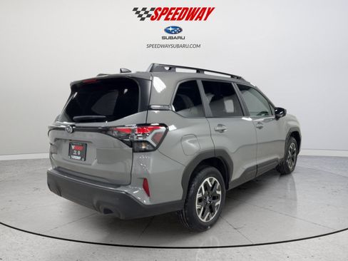 Used 2026 Subaru Forester Premium AWD/4WD image 5