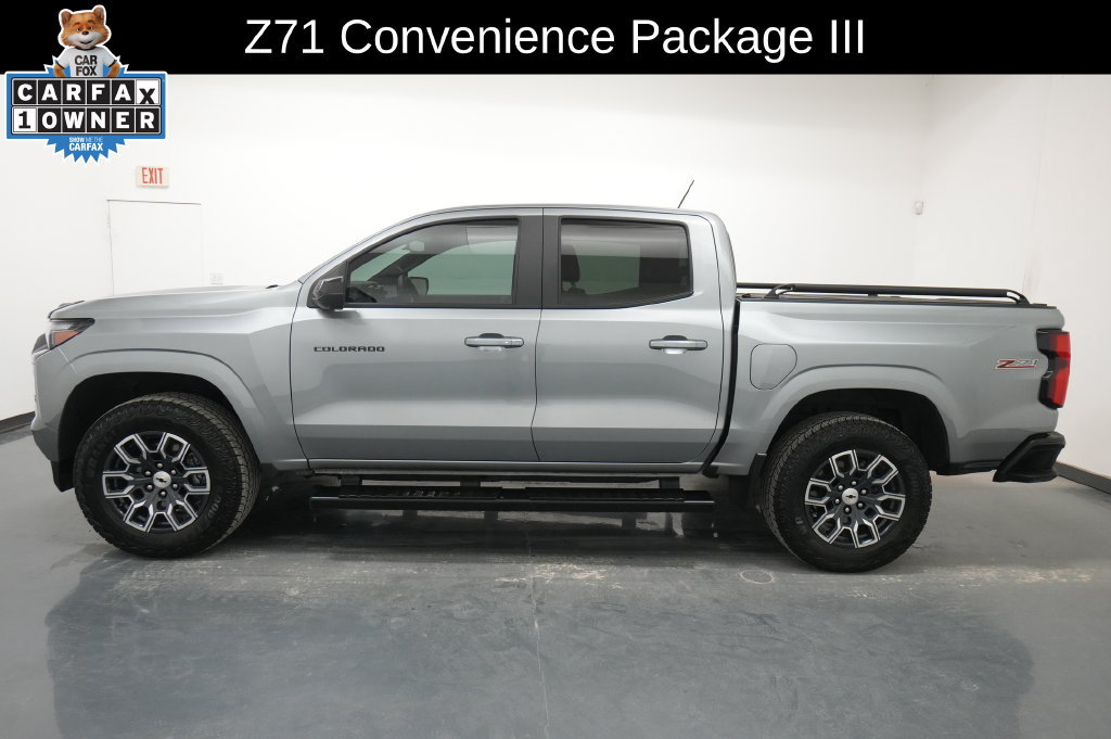 Used 2025 Chevrolet Colorado Z71 w/ Technology Package AWD/4WD image 4