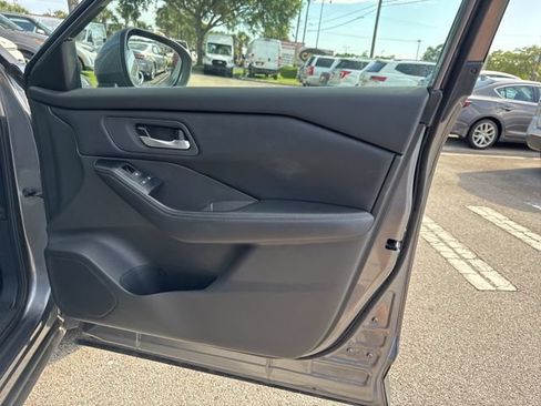 Used 2025 Nissan Rogue SV AWD/4WD image 13