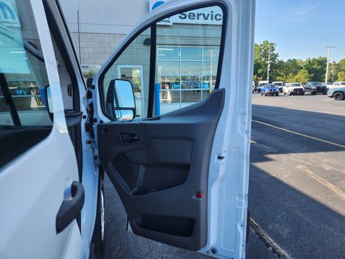 Used 2024 Ford Transit 350 XLT RWD image 31