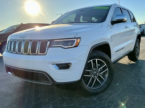 Used 2019 Jeep Grand Cherokee Limited w/ Luxury Group II image 3