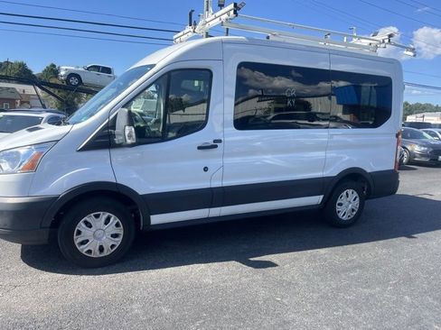 Used 2019 Ford Transit 150 XLT image 5