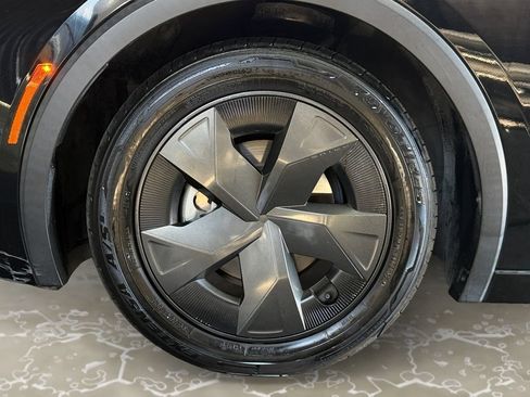 Used 2024 Toyota Prius LE FWD image 14
