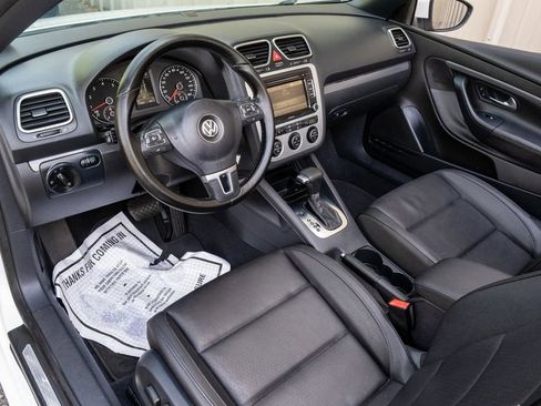Used 2010 Volkswagen Eos Komfort FWD image 14