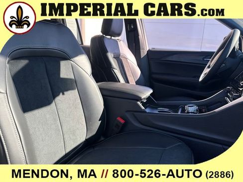 New 2025 Jeep Grand Cherokee Altitude image 16