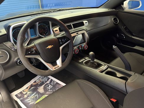 Used 2013 Chevrolet Camaro SS w/ SS Performance Package RWD image 11