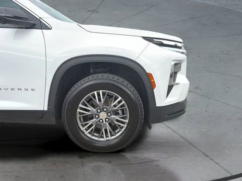 Certified 2024 Chevrolet Traverse LT image 31