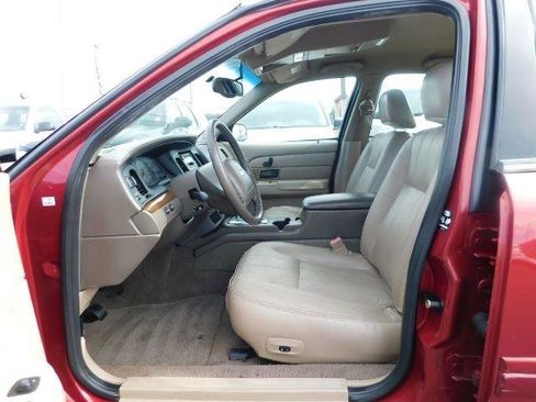 Used 2003 Ford Crown Victoria LX image 9