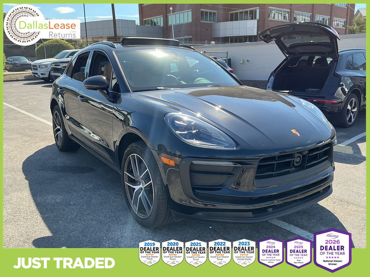 Used 2025 Porsche Macan AWD/4WD image 1