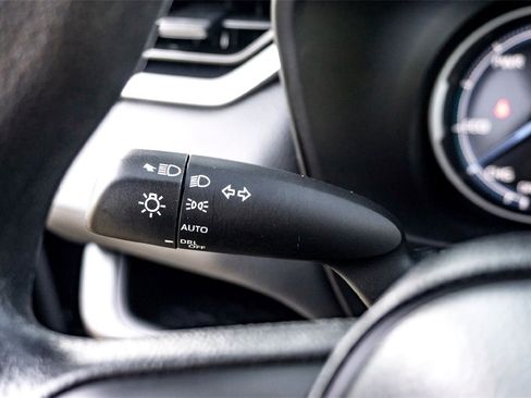 Used 2025 Toyota RAV4 XLE image 19