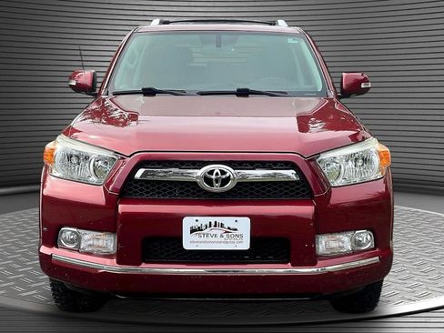 Used 2011 Toyota 4Runner SR5 w/ Convenience Pkg image 2