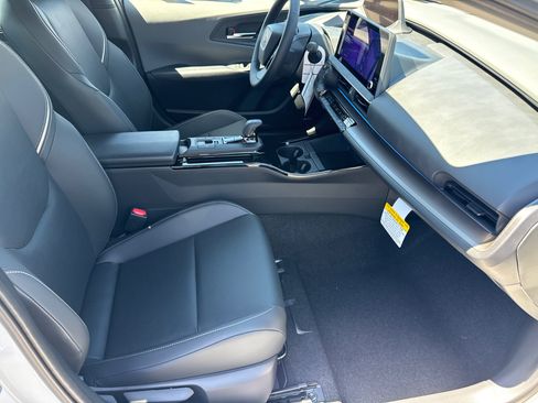 New 2027 Toyota Prius Limited FWD image 17
