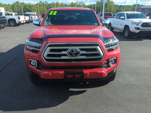 Used 2022 Toyota Tacoma Limited AWD/4WD image 3