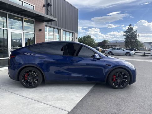 Used 2023 Tesla Model Y Performance AWD/4WD image 9