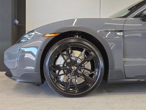 New 2026 Porsche Taycan Cross Turismo image 9