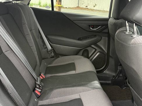 Used 2025 Subaru Outback Premium image 13