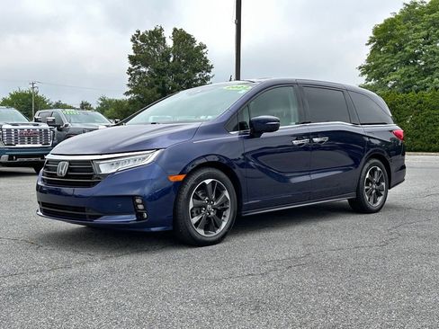 Used 2022 Honda Odyssey Elite image 2