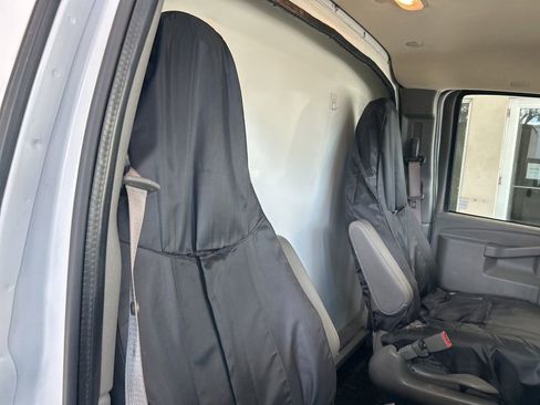 Used 2023 GMC Savana 3500 w/ Power Convenience Package image 18