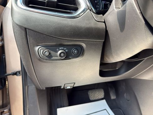 Certified 2018 Chevrolet Equinox Premier AWD/4WD image 18