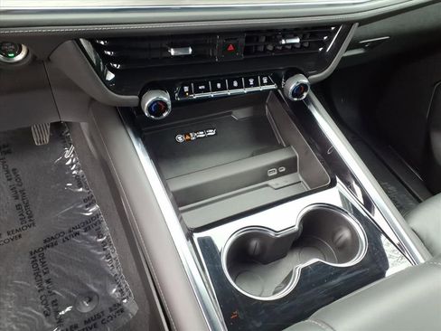 Certified 2025 Chevrolet Tahoe LT image 24