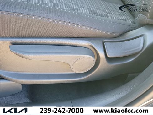 New 2026 Kia Sorento LX FWD image 21