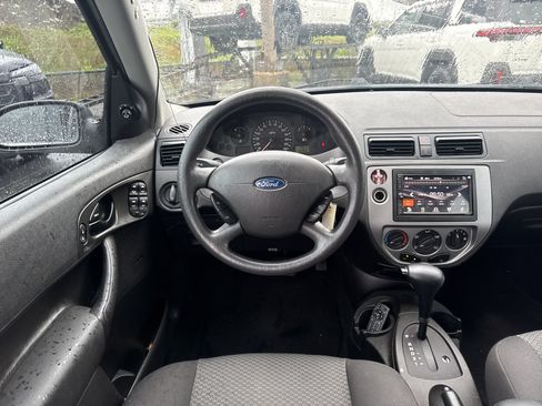 Used 2007 Ford Focus S FWD image 10