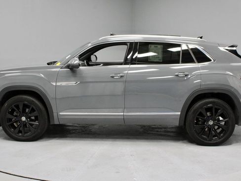 Used 2024 Volkswagen Atlas Cross Sport SEL Premium R-Line AWD/4WD image 10