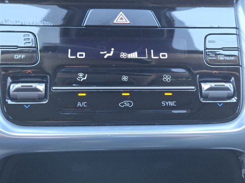 Used 2023 Kia Sorento SX image 34