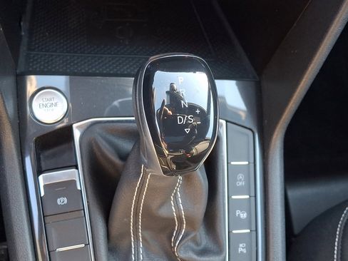 Used 2022 Volkswagen Tiguan SEL R-Line image 15