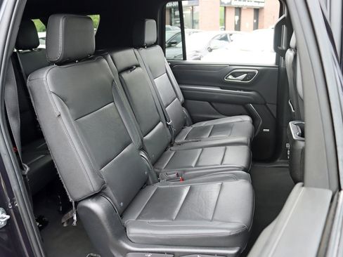 Used 2023 Chevrolet Suburban LT AWD/4WD image 30