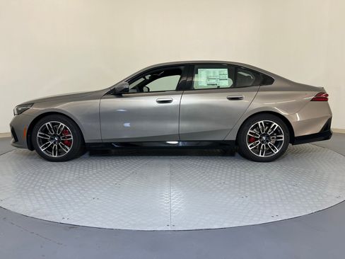 New 2026 BMW 530i xDrive w/ M Sport Package AWD/4WD image 2