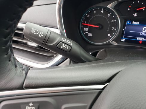 Used 2022 Chevrolet Equinox LT w/ Driver Convenience Package image 18