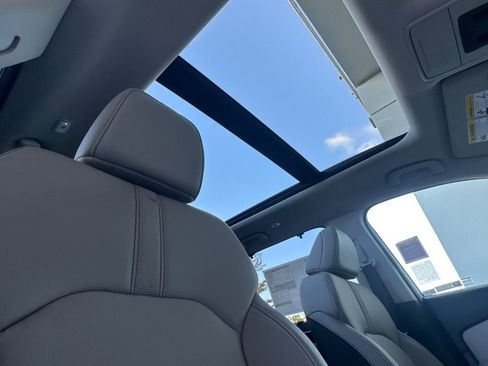 New 2025 Honda Pilot Touring image 19