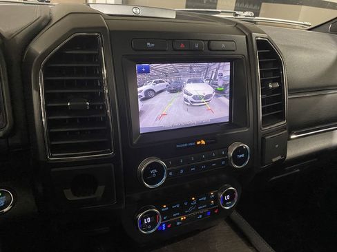 Used 2020 Ford Expedition Limited w/ Equipment Group 301A RWD image 5