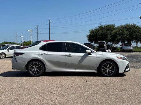 Used 2023 Toyota Camry SE FWD image 4