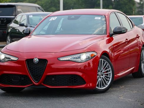 Used 2020 Alfa Romeo Giulia w/ Quick Order Package 22K Sport RWD image 29