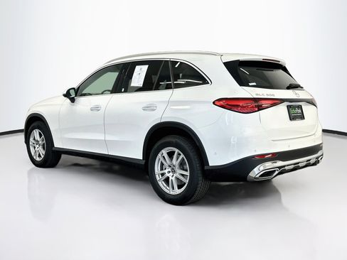 Used 2025 Mercedes-Benz GLC 300 4MATIC image 5