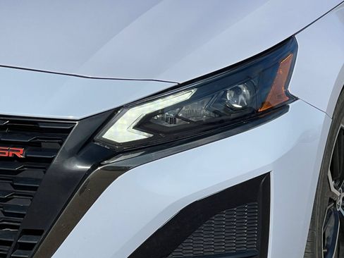 Used 2024 Nissan Altima 2.5 SR FWD image 37
