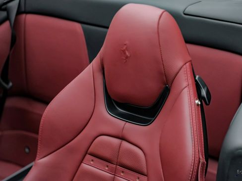 Used 2019 Ferrari Portofino image 56