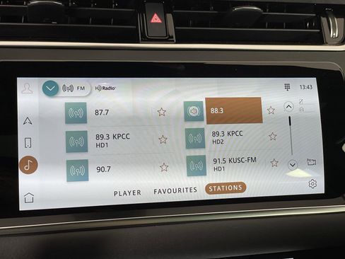 Used 2022 Land Rover Range Rover Evoque SE image 19