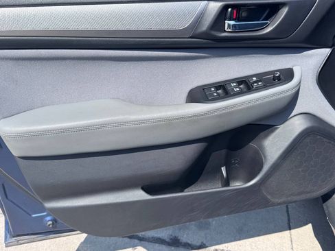 Used 2019 Subaru Outback 2.5i Premium w/ Popular Package #2 AWD/4WD image 11