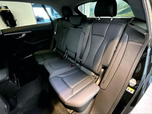 Used 2022 Audi Q8 Premium Plus image 21