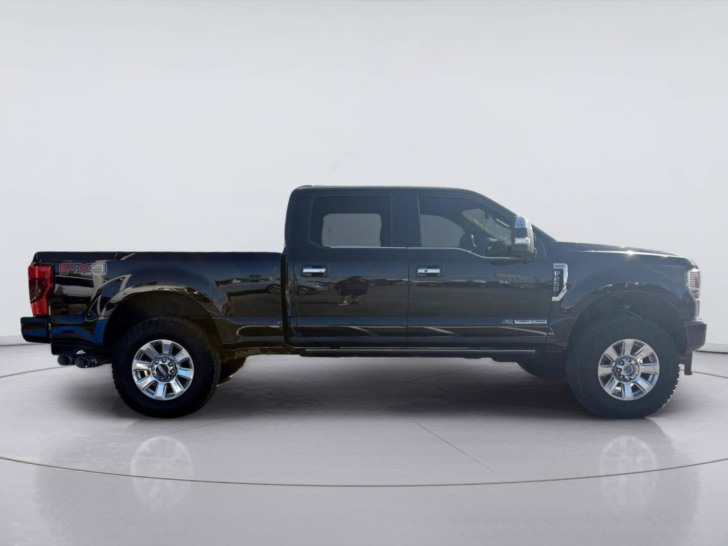 Used 2021 Ford F250 Platinum w/ FX4 Off-Road Package AWD/4WD image 2