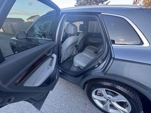 Used 2020 Audi Q5 2.0T Premium AWD/4WD image 11