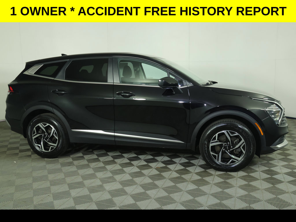 Used 2024 Kia Sportage LX AWD/4WD image 2