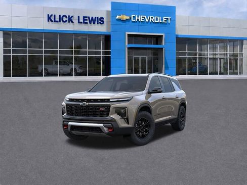 New 2026 Chevrolet Traverse Z71 w/ Driver Confidence Package AWD/4WD image 8