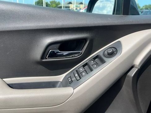 Used 2016 Chevrolet Trax LS image 24