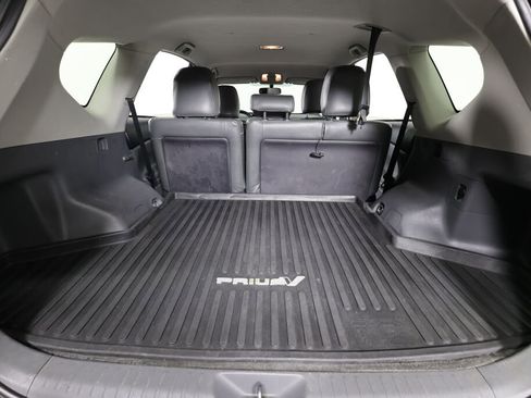Used 2014 Toyota Prius V Two image 16