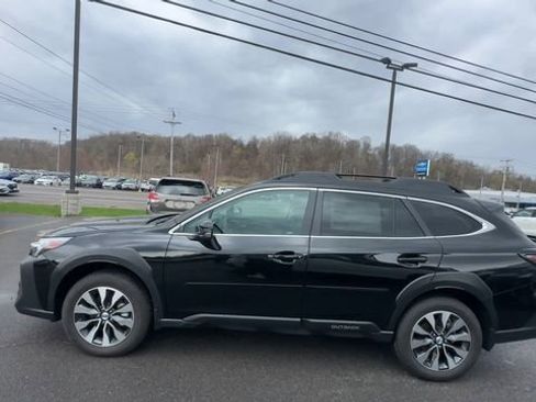 Used 2025 Subaru Outback Limited AWD/4WD image 5