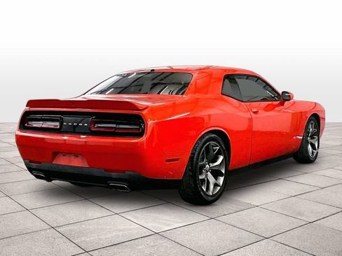 Used 2016 Dodge Challenger SXT RWD image 11